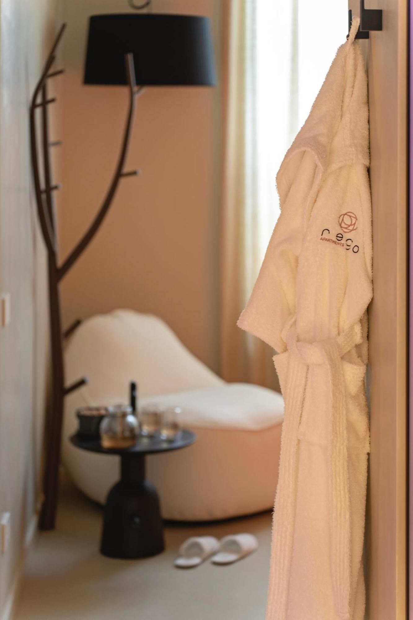 Rego Apartments - Boutique Aparthotel & Serenity Spa With Some Off-Site Apartments In The Heart Of Bergamo City Center Екстер'єр фото